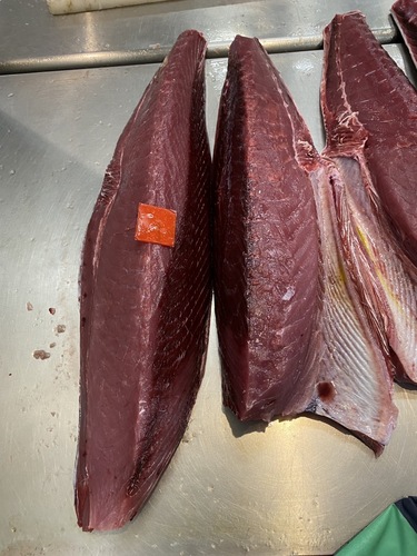 キハダマグロロイン　皮・血合付約7kg(延縄)